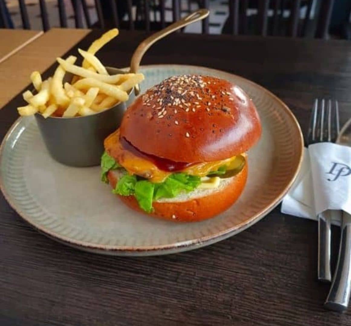 Burger de poulet grillé