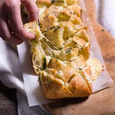 Pain Au Fromage à L'ail